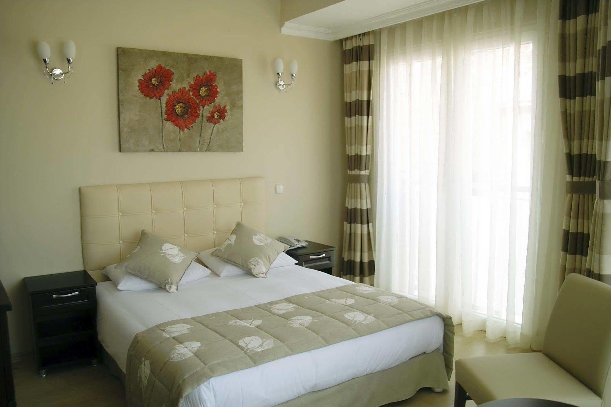 Marine House Boutique Hotel جزر الأمراء المظهر الخارجي الصورة